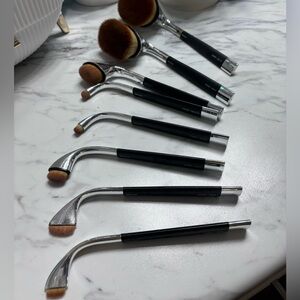 Artis makeup brush set